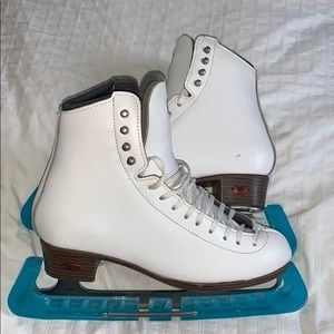 Riedell Figure Skates (model 133)